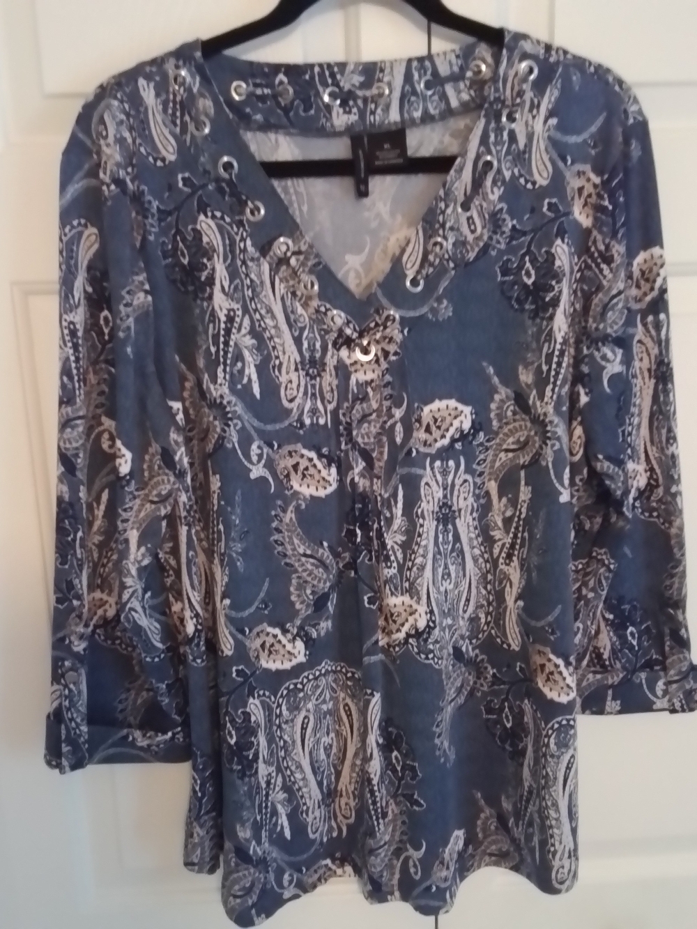 new directions Blue Paisley Grommet V-Neck Tunic